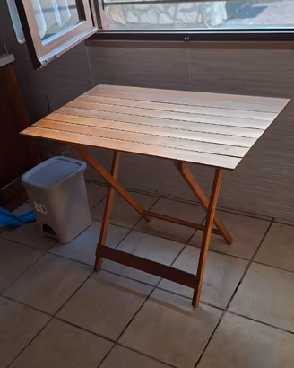Tavolo in legno pieghevole