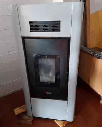 Modello primle 23, marca cadel, 22.8 KW stufa