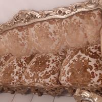 salotto vintage barocco veneziano con divano