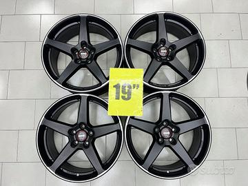 RL49 Cerchi usati Momo da 19" 5x112