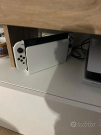 Nintendo Switch Oled + Accessori e giochi.