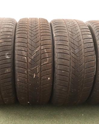 Gomme Pirelli Sottozero 245 40 19 275 35 19 invern