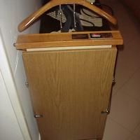 servomuto elettrico appendi abiti stira pantaloni