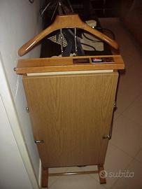 servomuto elettrico appendi abiti stira pantaloni