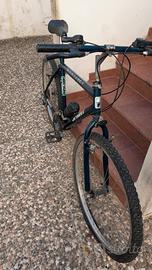 Bicicletta mountain bike 
