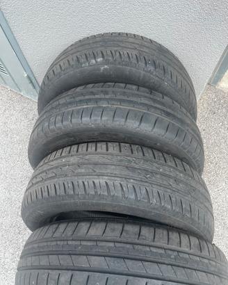 4 pneumatici