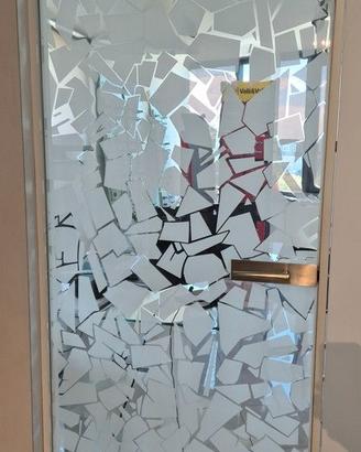 PORTA CRISTALLO A BATTENTE TELAIO MINIMAL