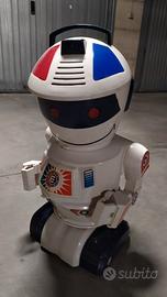 robot Emilio