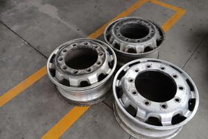 Cerchi x autocarro foro piccolo (18)