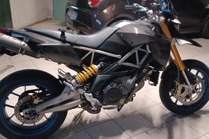 Aprilia Dorsoduro 2012