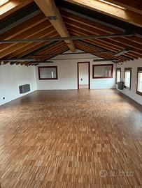 Loft-mansarda da personalizzare fuorimura