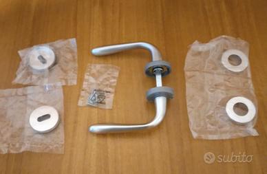 2 set di maniglie per porte acciaio satinato nuove