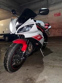 YAMAHA YZF R6