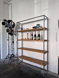 libreria in stile industrial