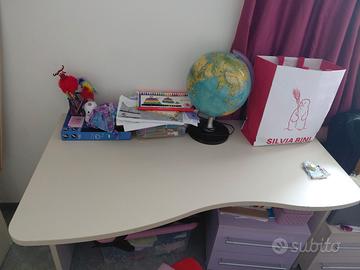 Scrivania color panna