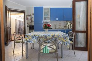 Campofelice:3 vani in residence a 2 passi dal mare