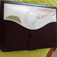 Agenda in pelle marrone con placca argento