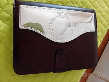 Agenda in pelle marrone con placca argento