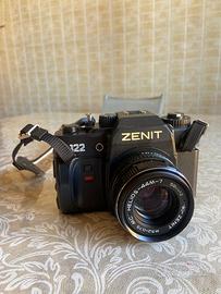 Macchina fotografica analogica Zenit