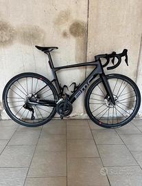 Bici da corsa BMC assistita