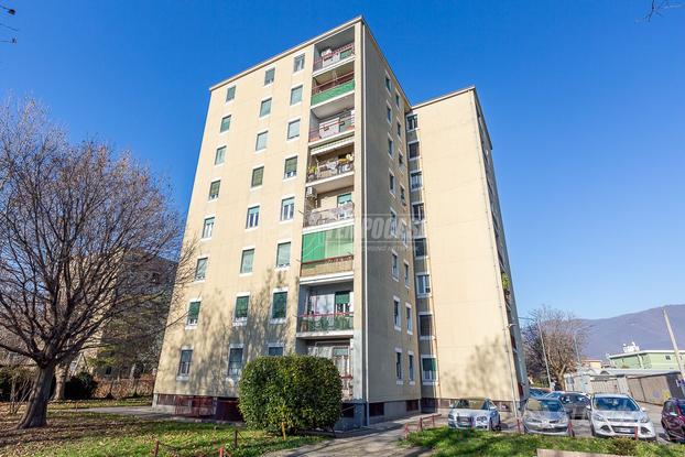 Trilocale con veranda, balcone e cantina