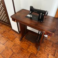 Macchina da cucire Necchi BF vintage (anni 40-50)