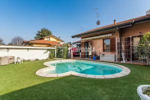 VILLA UNIFAMILIARE CON PISCINA E BOX DOPPIO - GORL
