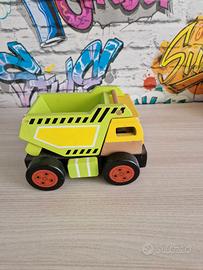 Camion in legno