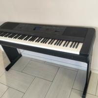 Pianoforte digitale Yamaha DGX-660