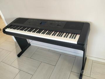 Pianoforte digitale Yamaha DGX-660