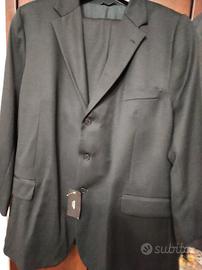 vestito nuovo da uomo taglia forte.