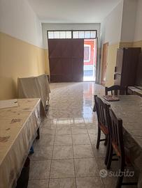 Stabile indipendente con tre piano