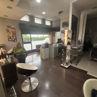 Negozio di parrucchiere a Villa Cortese (MI)