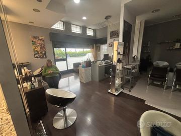 Negozio di parrucchiere a Villa Cortese (MI)