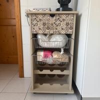 Mobiletto ingresso e cucina