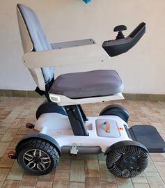 Carrozzina elettrica pieghevole