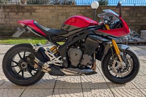 Triumph Speed Triple 1200 RR