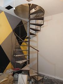 SCALA A CHIOCCIOLA IN FERRO