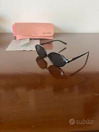 Occhiali da sole Miu Miu Gatto / Ovali Eleganti