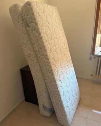 2 Materassi singoli in memory foam (come nuovi)