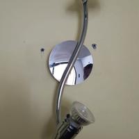 2 applique con due lampadine a led