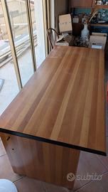Scrivania in legno