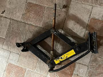 Martinetto per auto