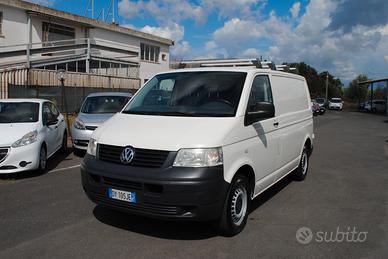 VOLKSWAGEN TRASPORTER 2.5 TDI 131 CV