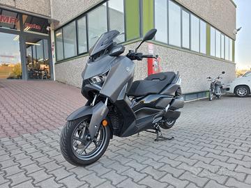 Yamaha X-Max 300 Tech Max - Lista accessori in des