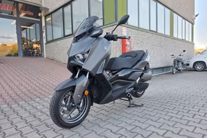 Yamaha X-Max 300 Tech Max - Lista accessori in des