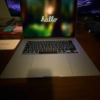 MacBook Air 15" M4 10 core nuovo 3 cicli