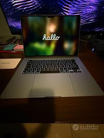 MacBook Air 15" M4 10 core nuovo 3 cicli
