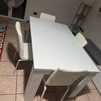Tavolo allungabile con 4 sedie
