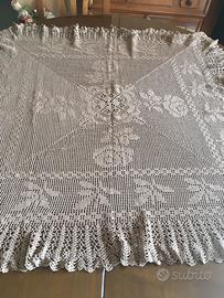 Tovaglia quadrata in pizzo